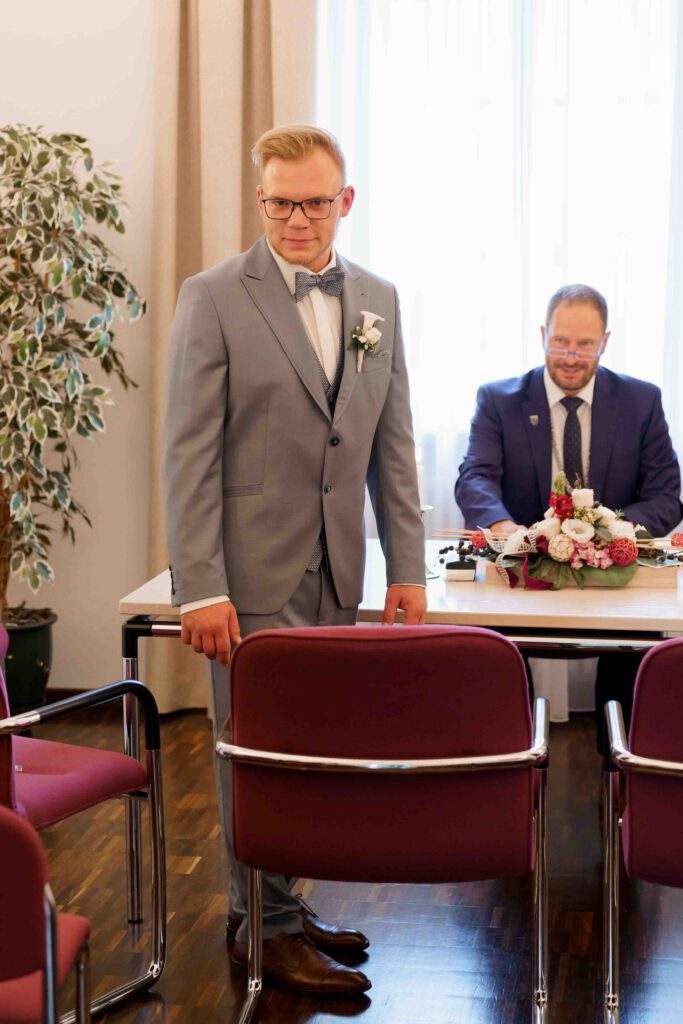 brautigam wartet auf braut