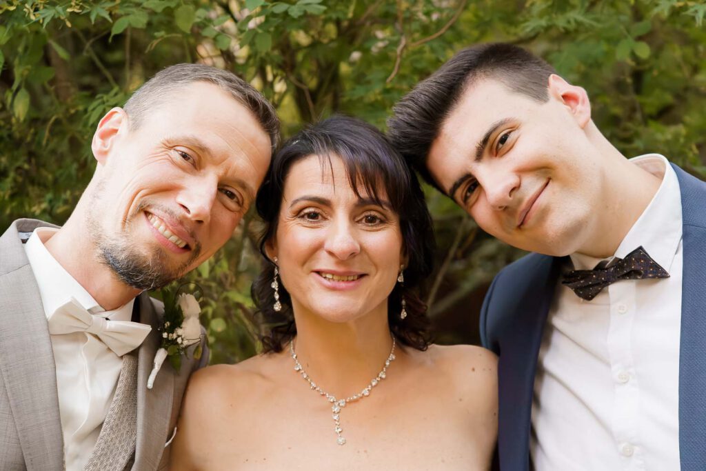 braut zwischen ehemann und sohn