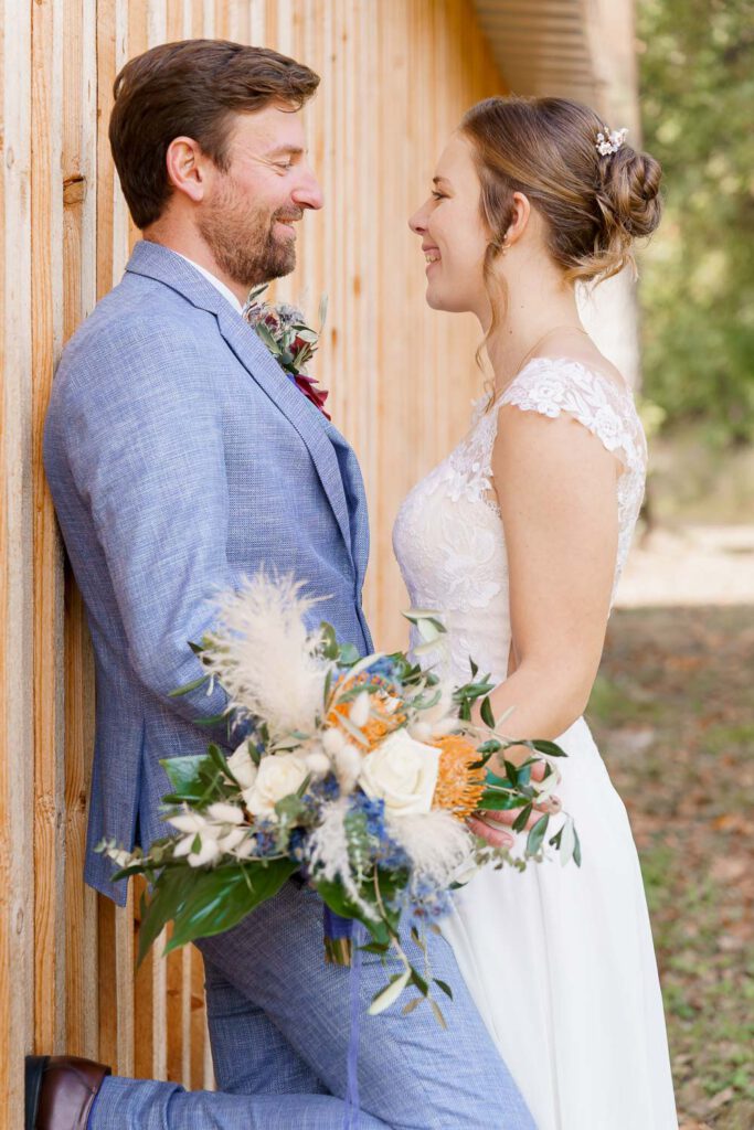 brautpaar huette hochzeit shooting