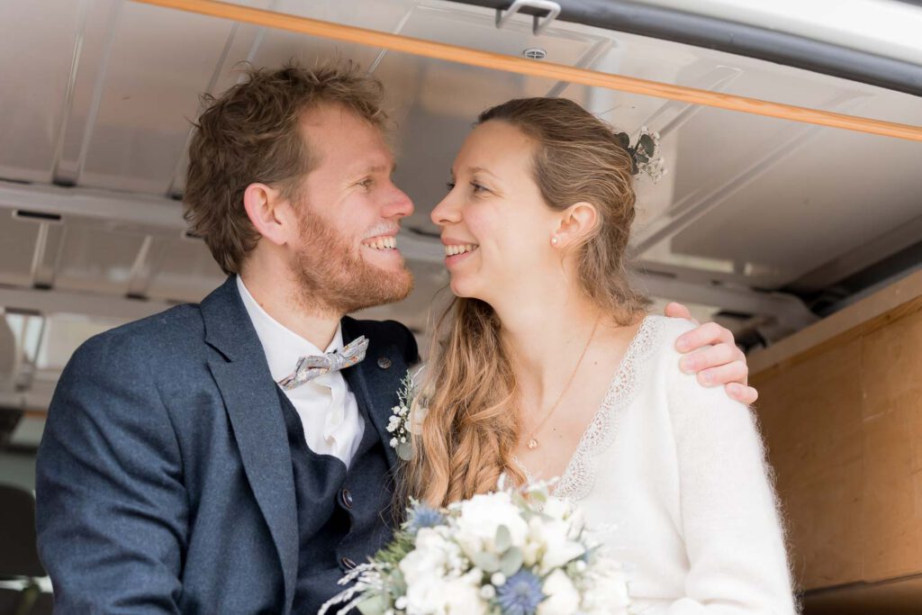 brautpaar transit kastenwagen brautpaarshooting