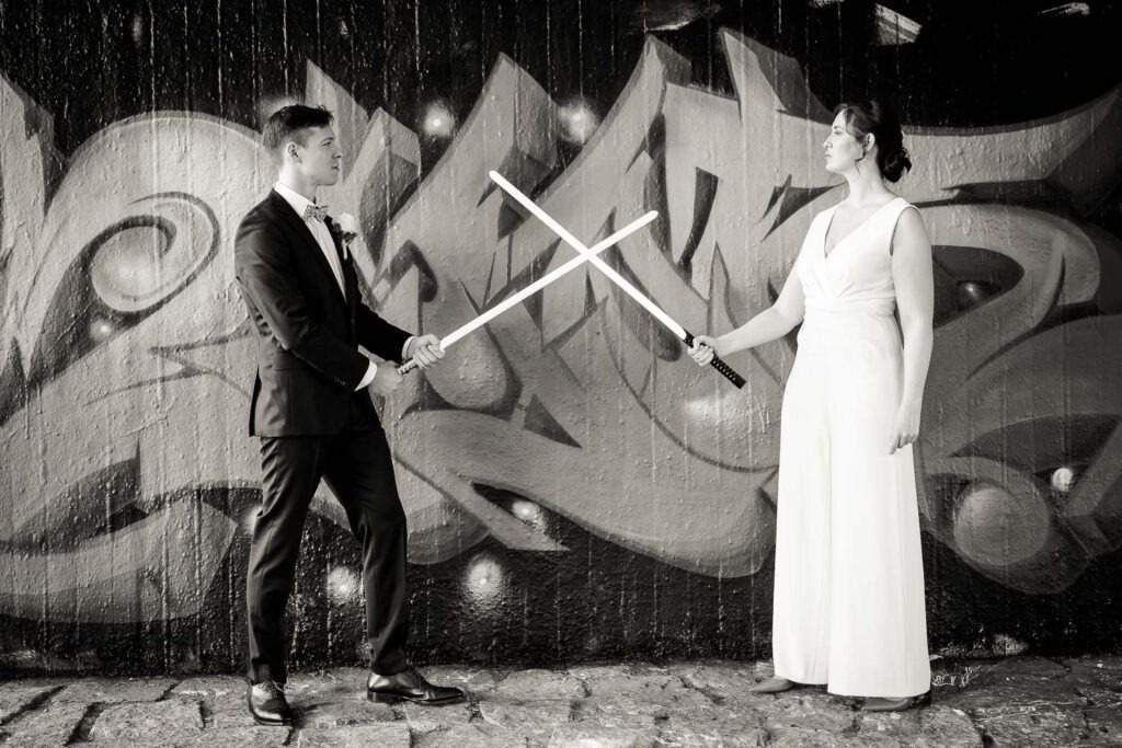 brautpaar shooting laserschwerter