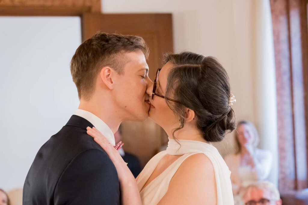 bamberg standesamt trauung kuss