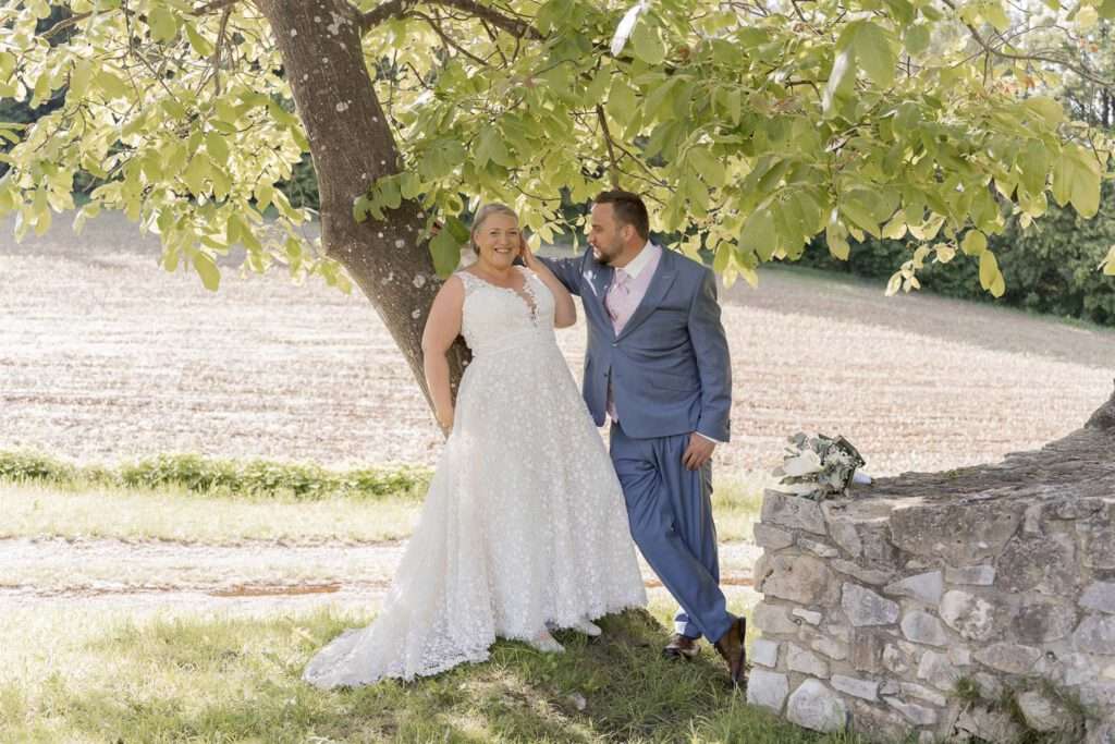 brautpaar baum after wedding shooting