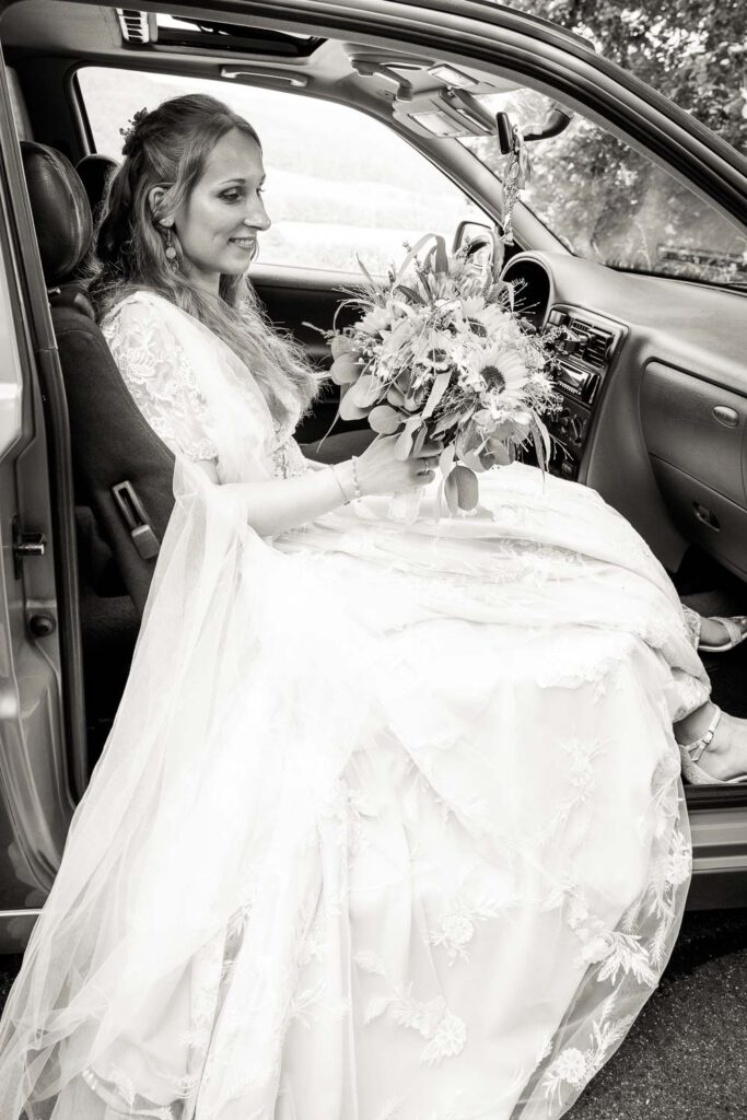 braut kleid hochzeitsauto