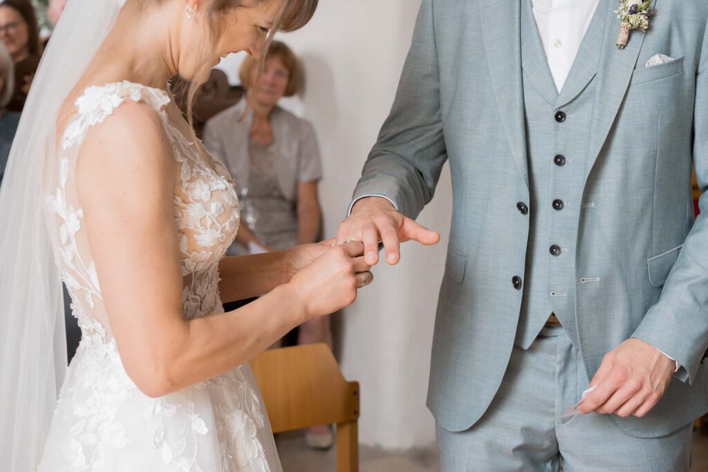 ring anstecken hochzeit kirche