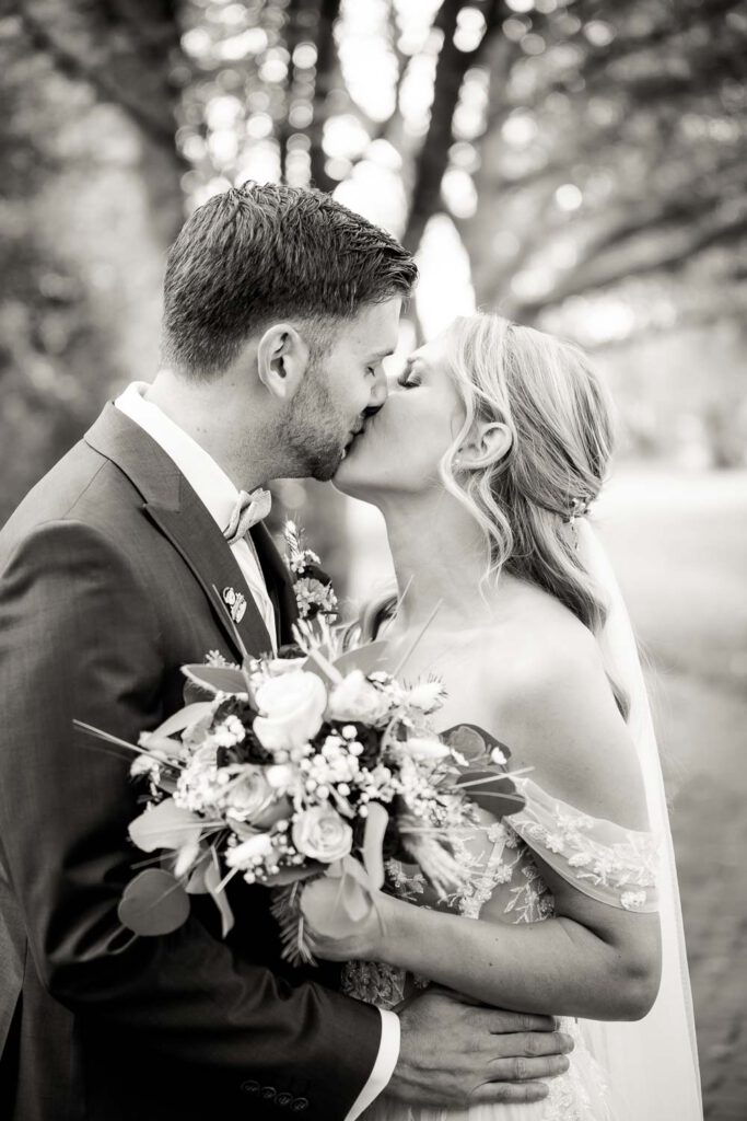 first look hochzeit brautpaar