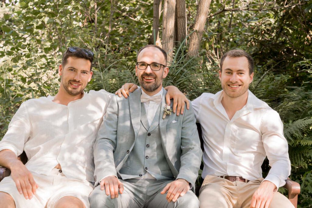 freunde braeutigam hochzeit sommer