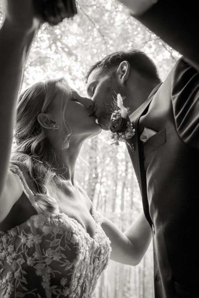 brautpaar kuss brautpaarshooting