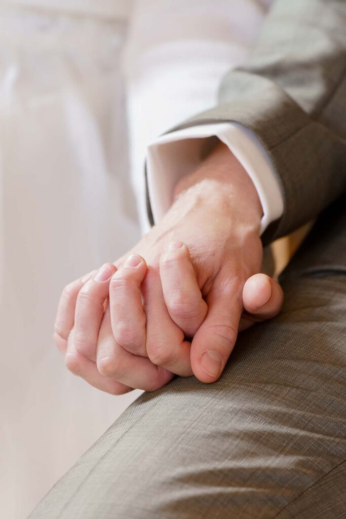 haende kirchliche trauung brautpaar