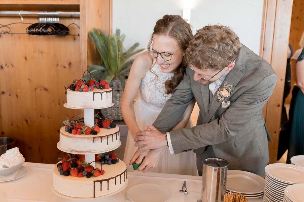 tortenanschnitt hochzeit distlerhof konditorei wittl neumarkt
