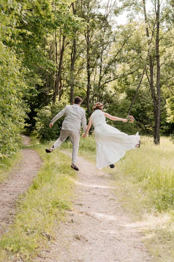 brautpaar springen brautpaarshooting hersbruck