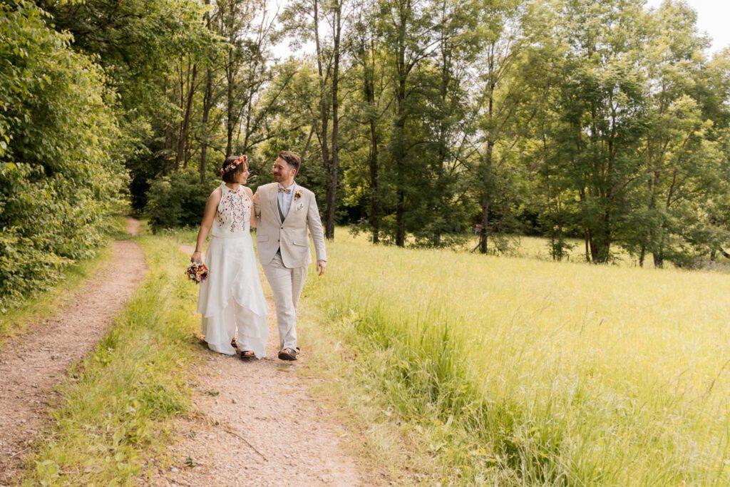 brautpaar laufen weg hersbruck