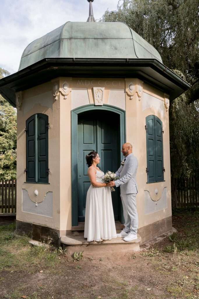 barthpark lauf pavillon brautpaarshooting