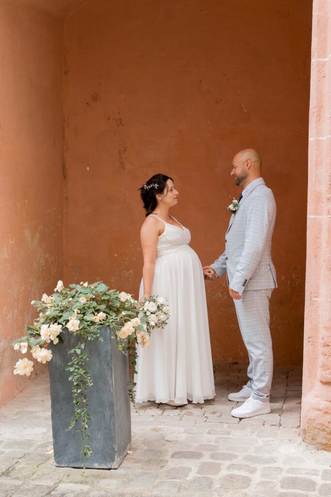 brautpaar wenzelschloss lauf innenhof