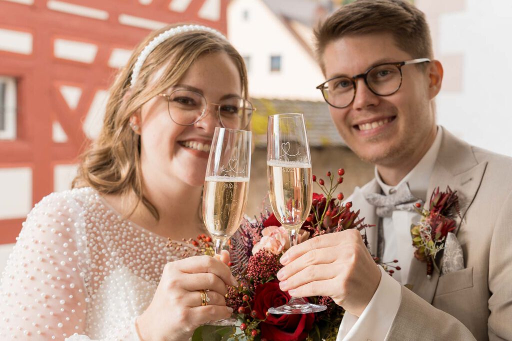 brautpaar sektempfang fruehmesserhaus kirchensittenbach