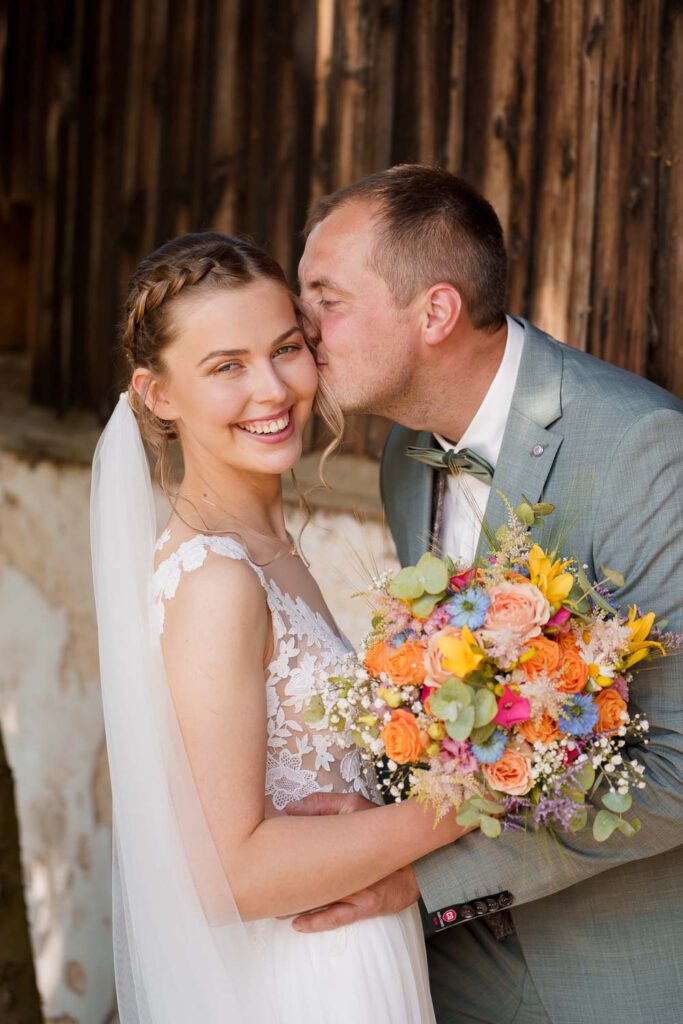 brautpaar bauernhofhochzeit shooting truisdorf