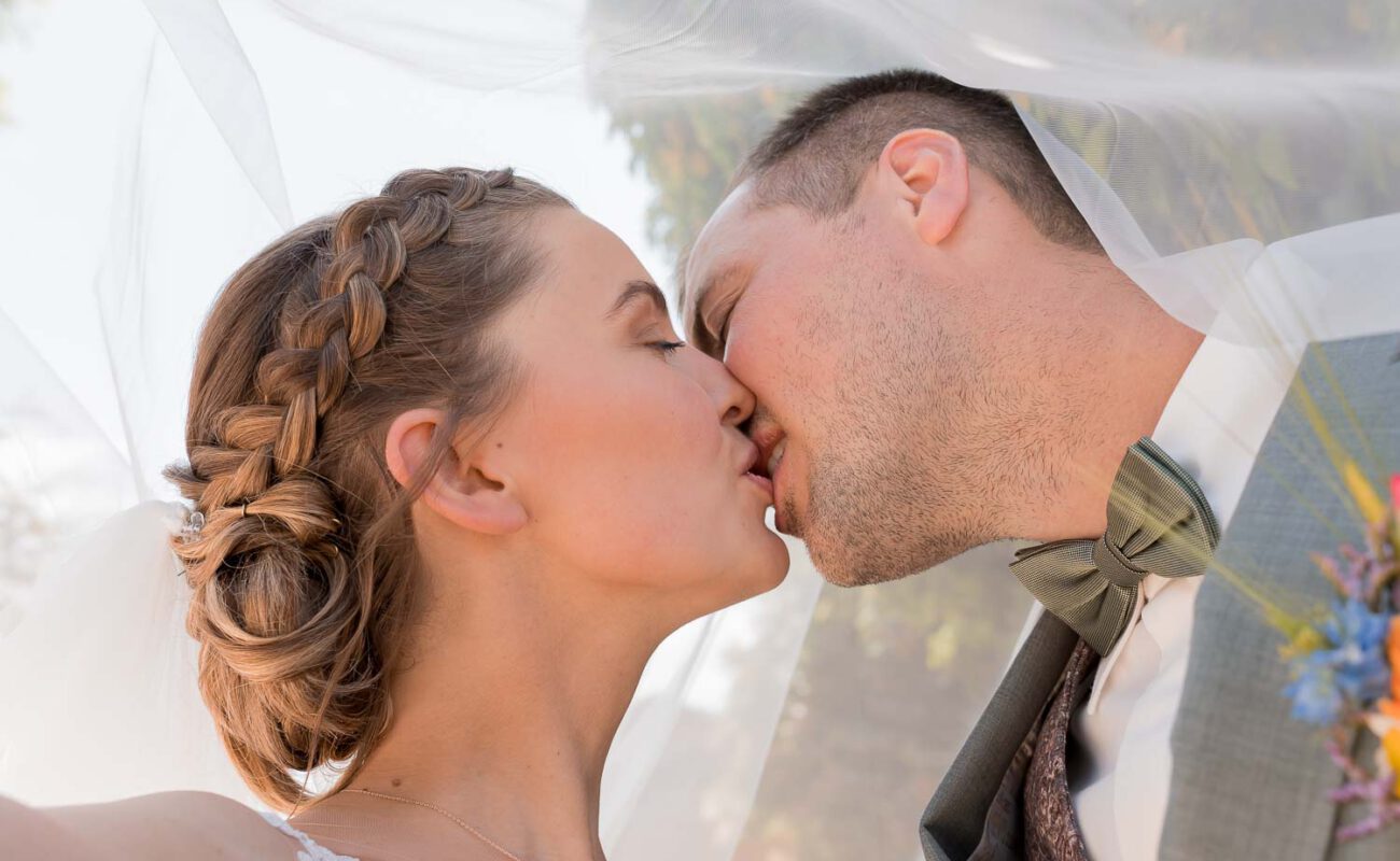 brautpaar unter schleier hochzeit dorf oberpfalz