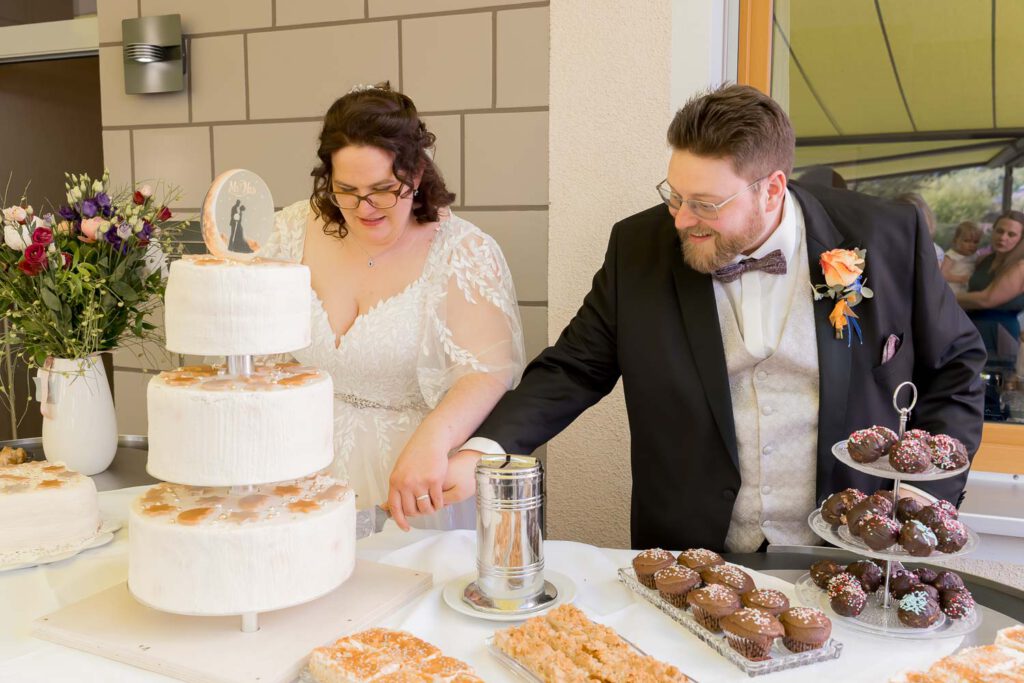 hochzeitstorte anschnitt kuehnhofen