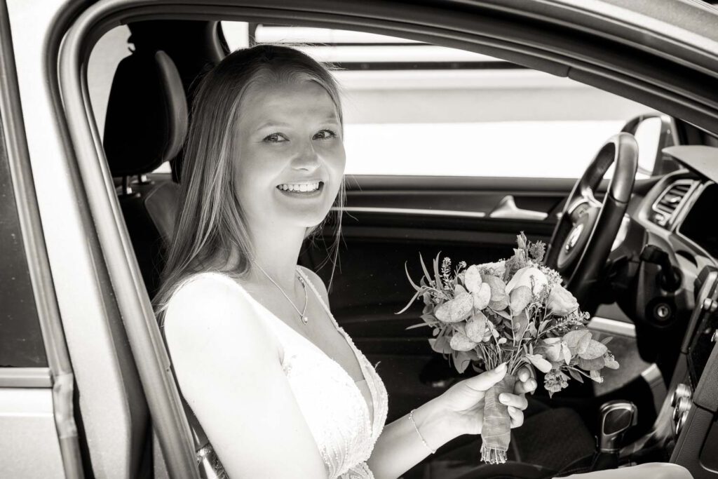braut hochzeit auto