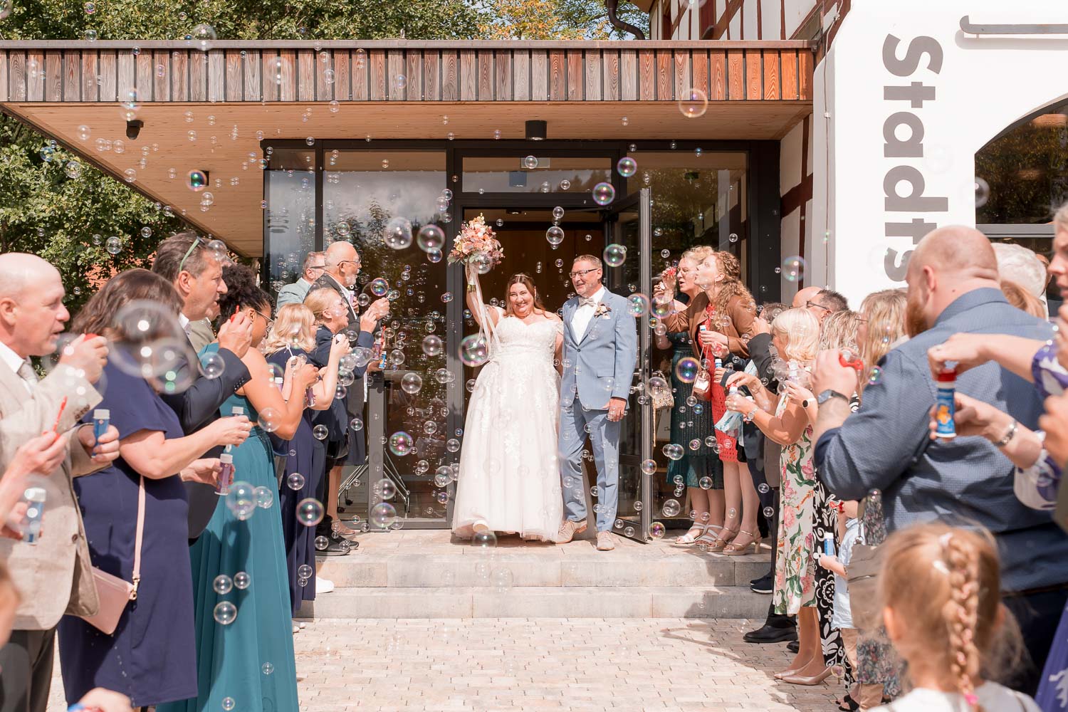 standesamtliche trauung stadtscheune velden  – Hochzeitsfotograf Britta Henselmann